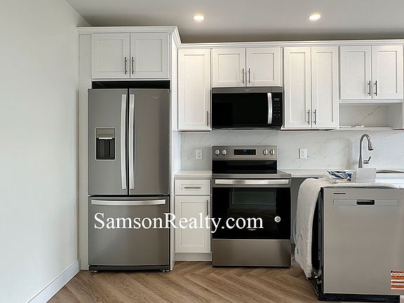 2nd image of 379 Wickenden St #4C