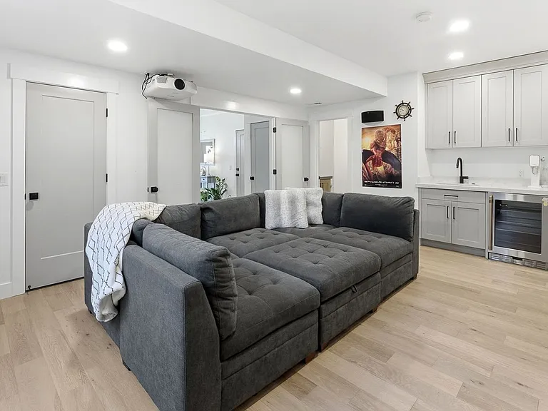 11716 S Meeks Ct — Photo 12