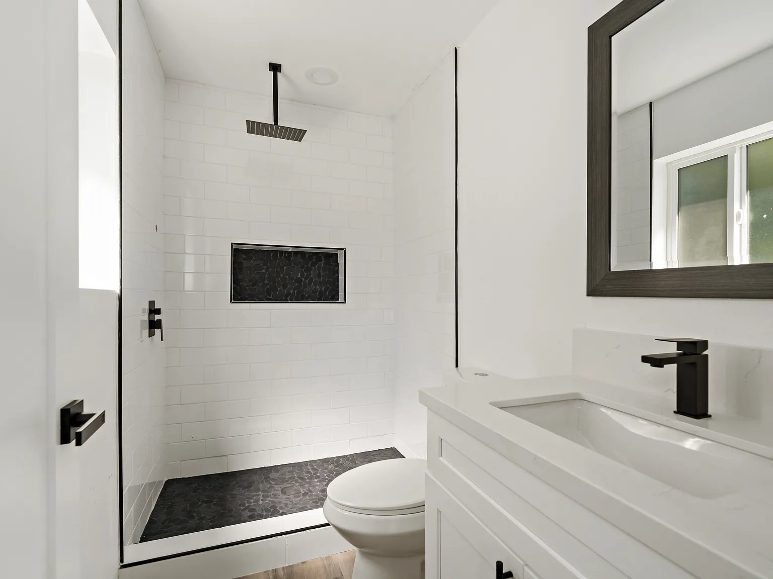 2 bed, 1200 sqft, $3,200 — Photo 4