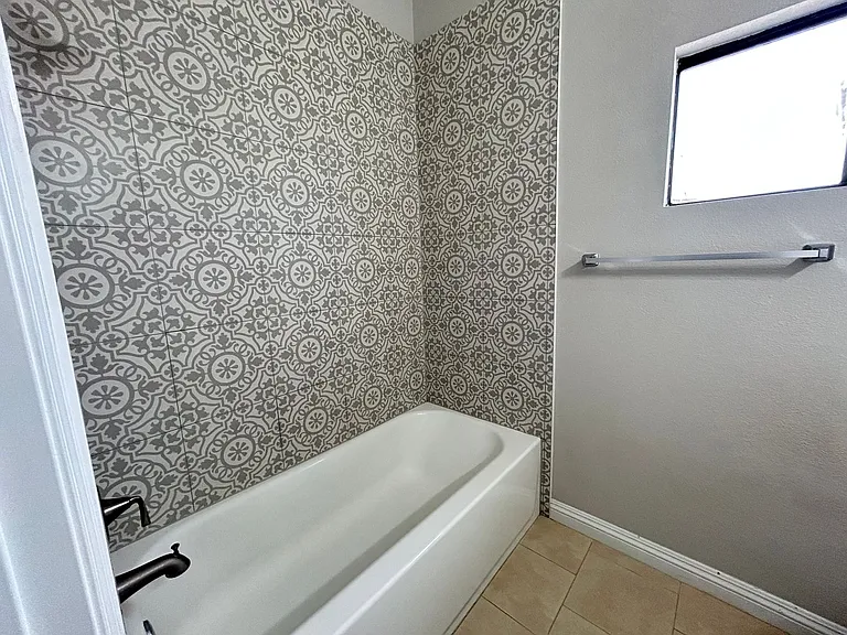 1309 Exley Ave — Photo 10