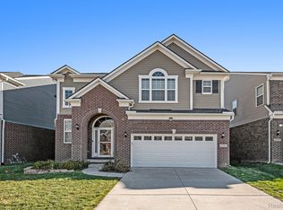 28364 Hanover Dr, Novi, MI 48377