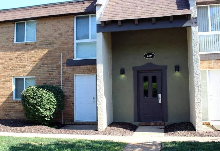 Tuscany Village Apartments — Photo 12