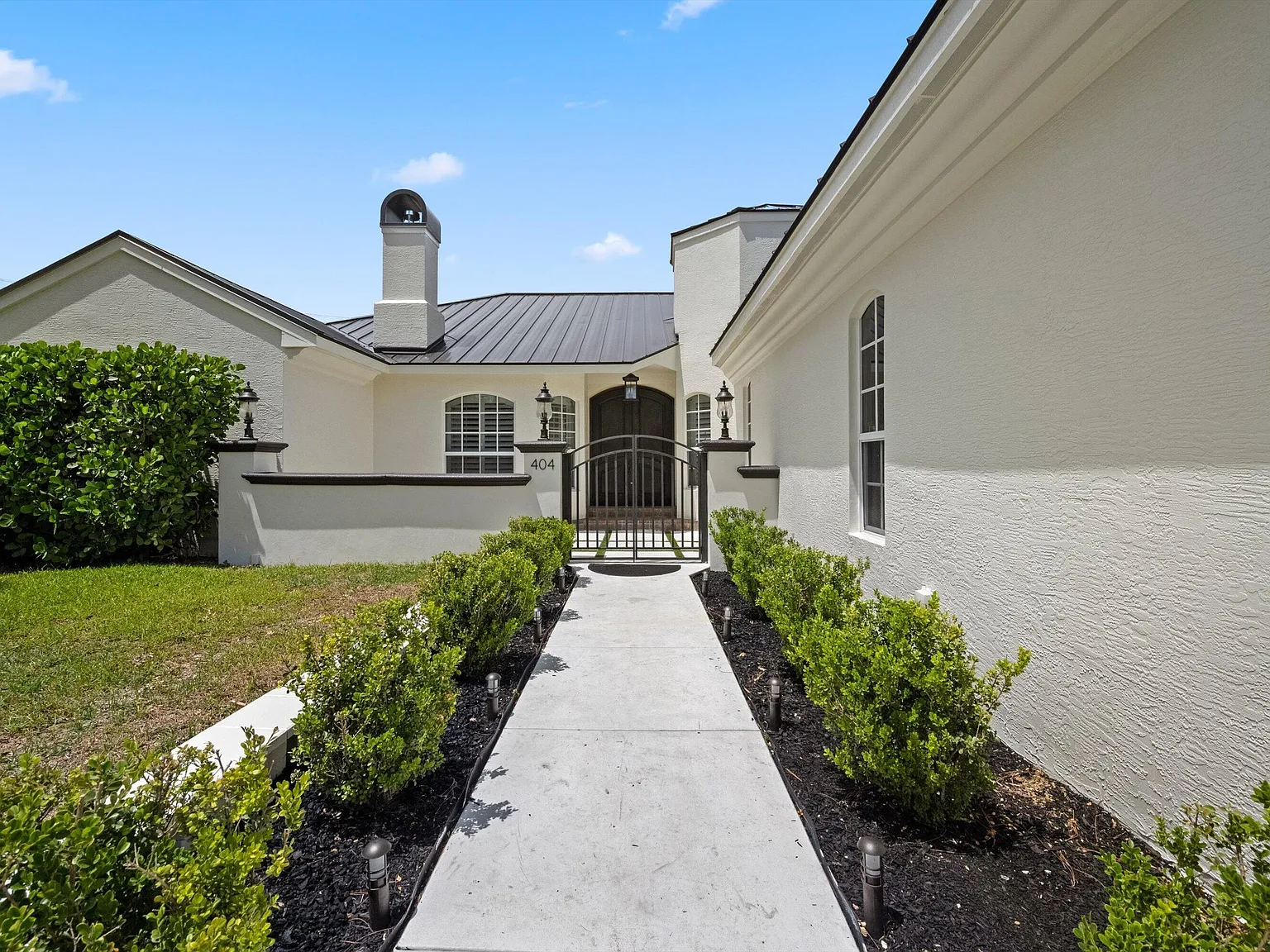 4 bed, 2.5 bath, 2513 sqft, $6,500 — Photo 4