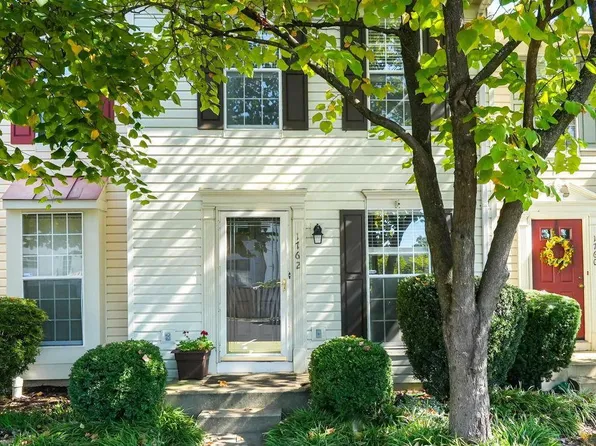 1762 Tiger Lily Cir, Woodbridge, VA 22192