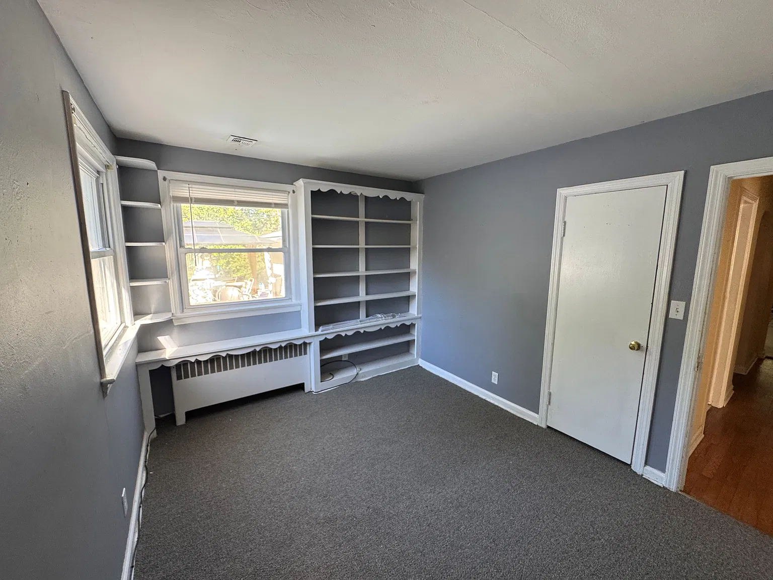 2 bed, 1050 sqft, $2,300 — Photo 4