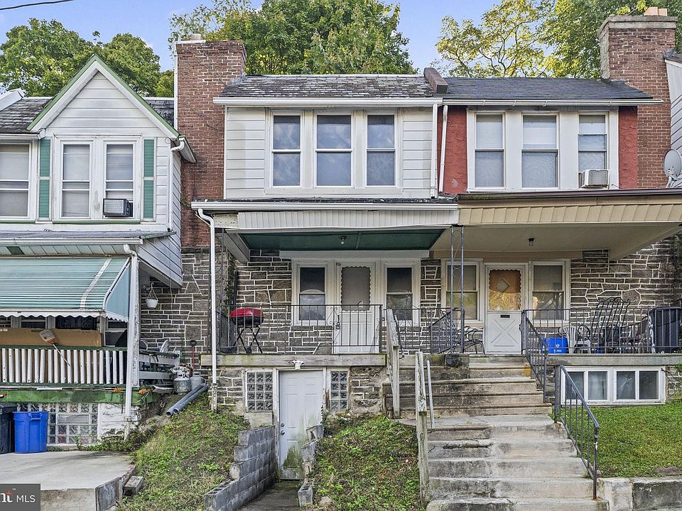 1st image of 298 E Queen Ln