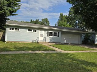 7703 Randy Rd, Machesney Park, IL 61115