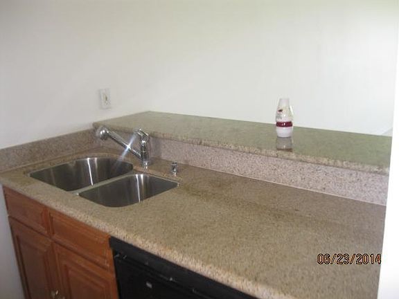 4th image of 927 Twin Lakes Dr Unit 3-J
