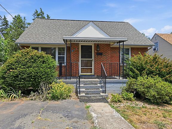 2nd image of 913 Druid Ave