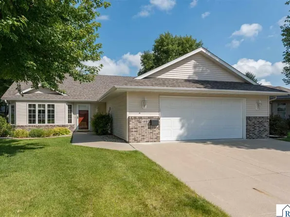 120 Crystal Ln, Mankato, MN 56001