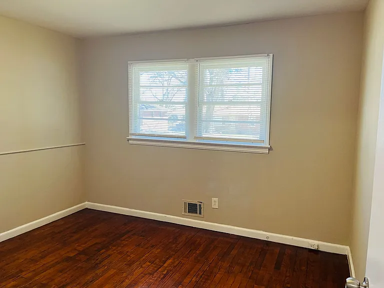 2673 Fairlane Dr SE — Photo 18