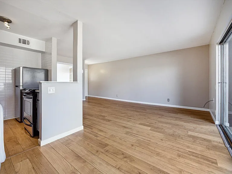 1304 Mariposa Dr #104 — Photo 12