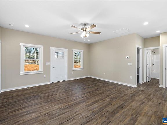 4th image of 1039 Poplar Ave