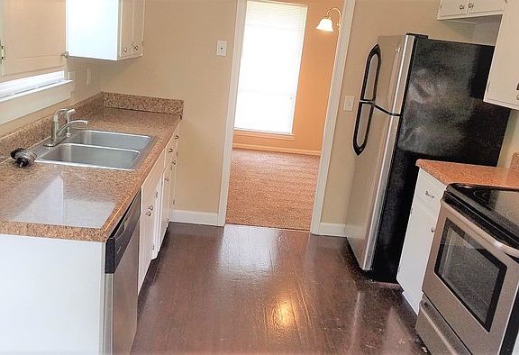 5th image of 1412 Highland Dr