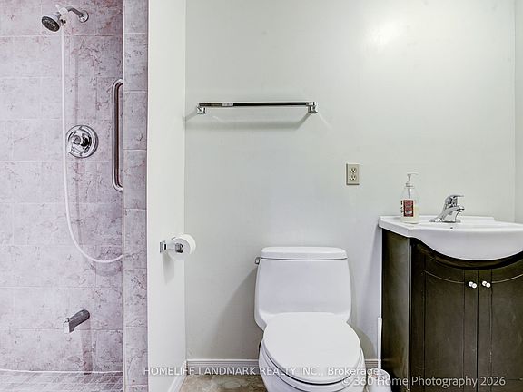 5th image of 736 Kingston Rd #3