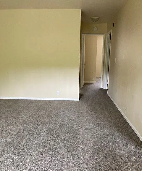Adobe Falls Village Apartments — Photo 27