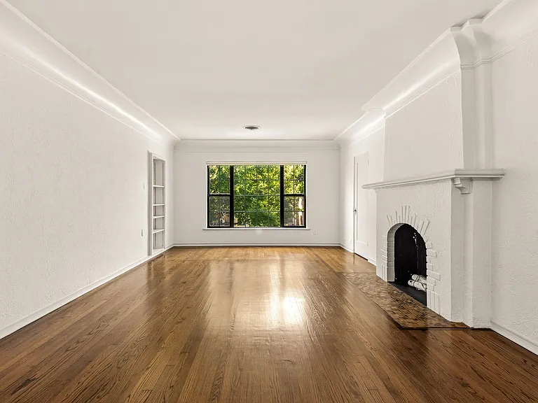 4306 Normandy Ave — Photo 7