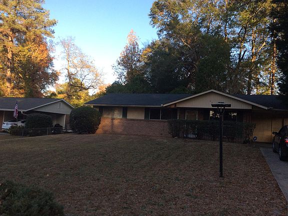 2nd image of 906 Rosewood Dr