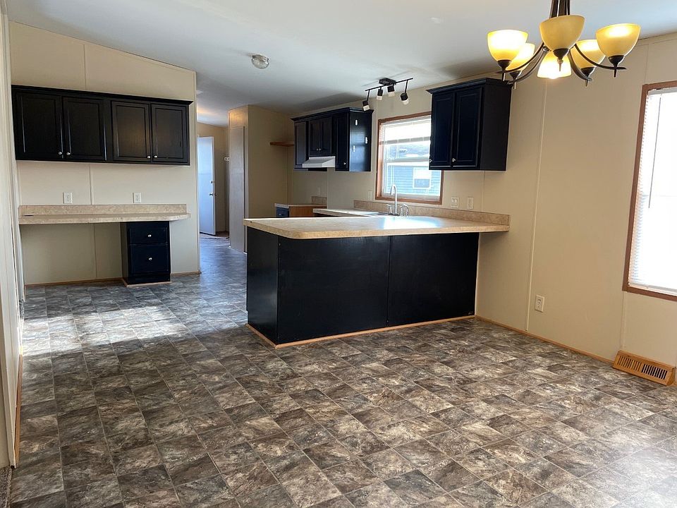 1st image of 260 Pin Oak Dr #228