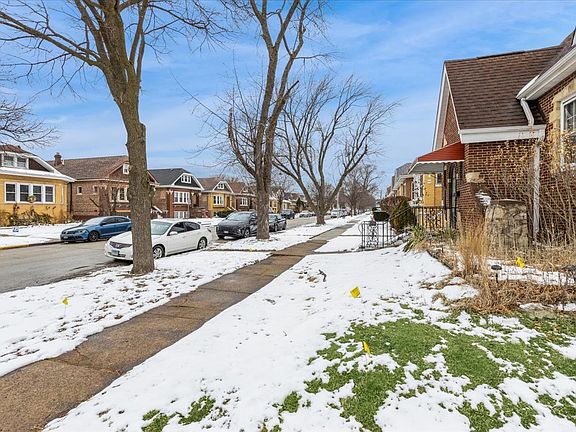 5th image of 1647 Clinton Ave