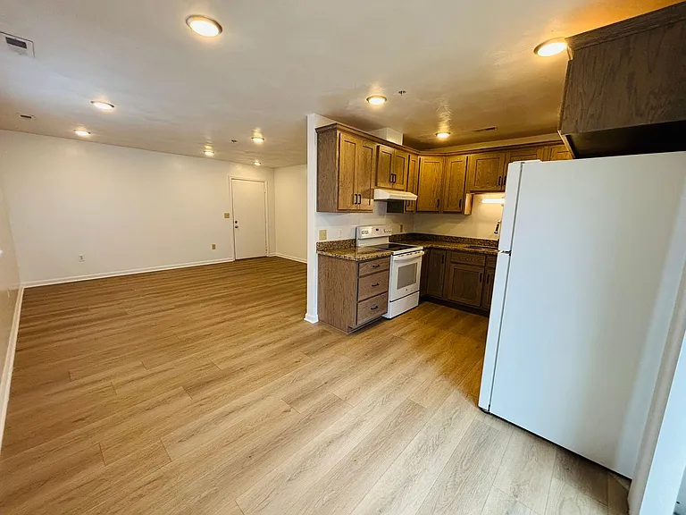 927AB - 410 Houston St. - DM — Photo 119