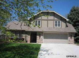 14924 Brookside Cir, Omaha, NE 68144