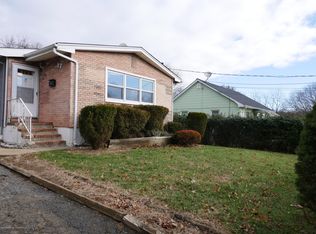 17 Otterson Rd, Freehold, NJ 07728