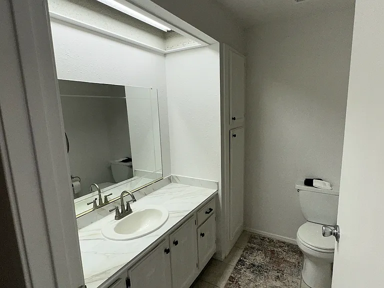 1237 Sterling Ln — Photo 8