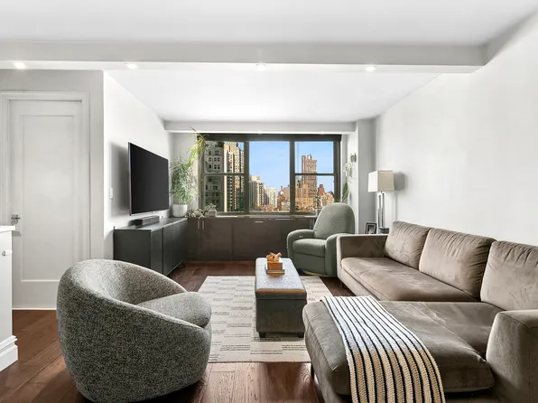 301 East 79th Street image 3 of 12