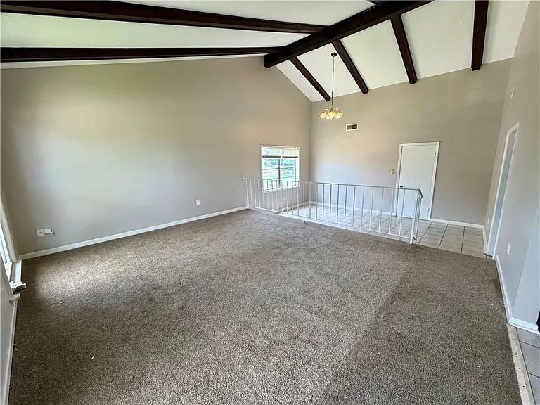 532 Oakwood Dr — Photo 6