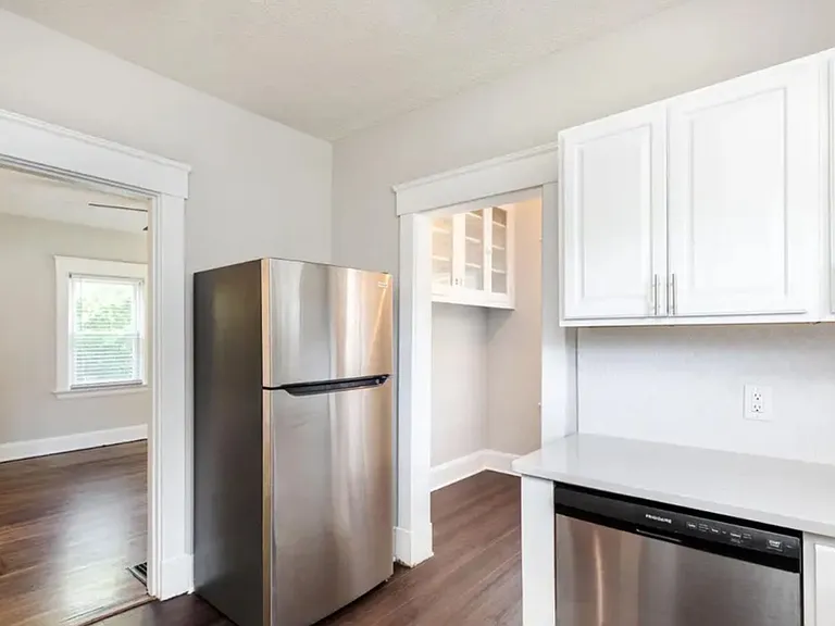 2556 Williams Ave — Photo 11