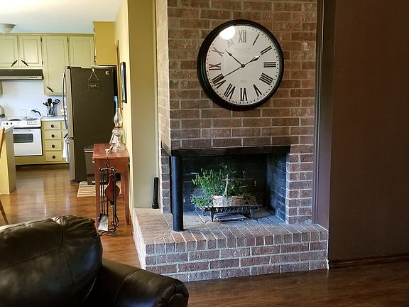 5th image of 104 Bowling Green Dr
