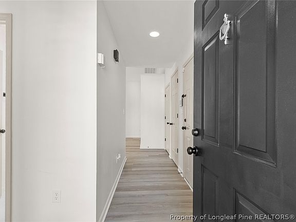 3rd image of 37 Pender Rd