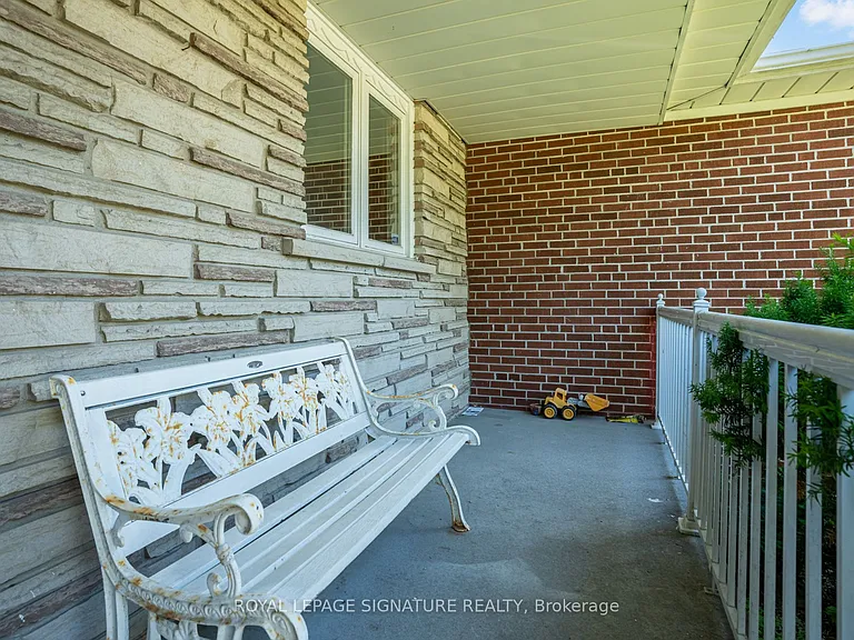 141 Oakmeadow Blvd #MAIN — Photo 4