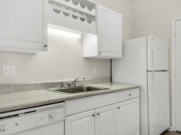 6111 Enterprise Dr APT 1305
