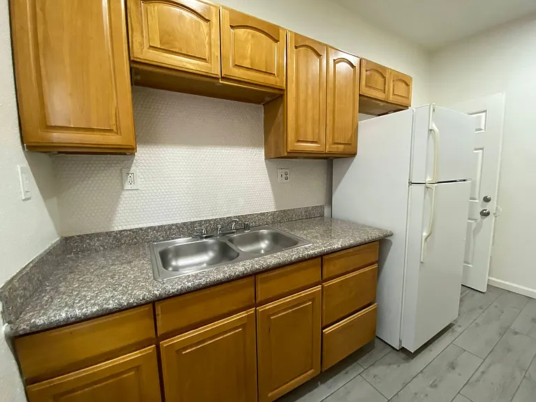 One Bedroom Apartment in Downtown Stockton — Photo 17
