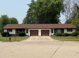 4438 Just Ct, Manitowoc, WI 54220