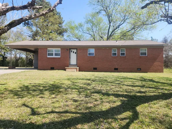 2632 Christmasville Rd, Jackson, TN 38305