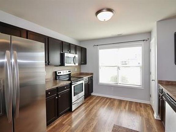 5th image of 198 Collinwood Dr