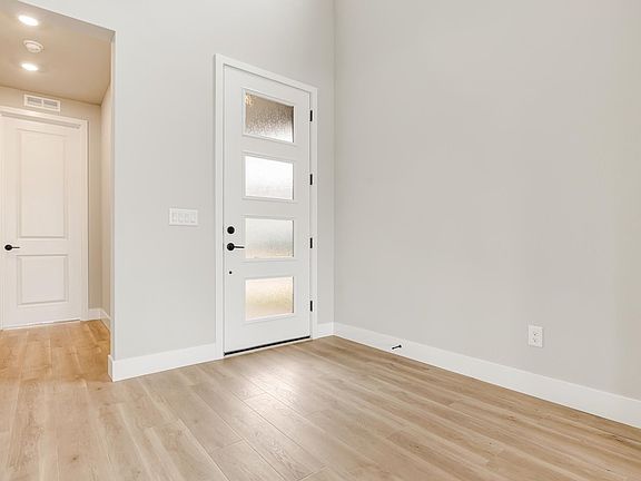 2nd image of 349 W Koa St