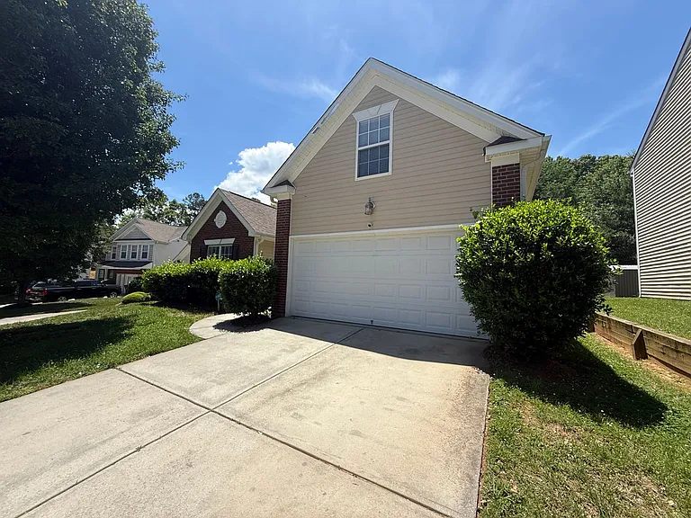 1040 Treble Ct — Photo 3
