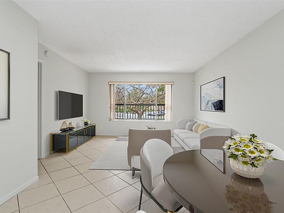 5th image of 10070 Twin Lakes Drive #10070