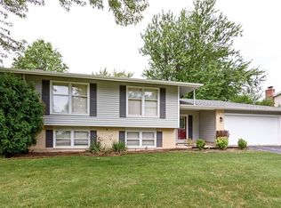 4120 Dixon Dr, Hoffman Estates, IL 60192