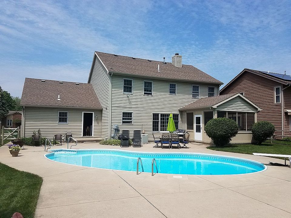 2nd image of 516 Thackeray Rd