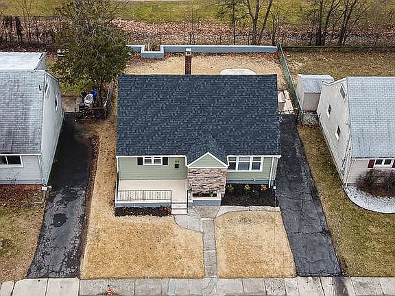 4th image of 259 Fairway Ave