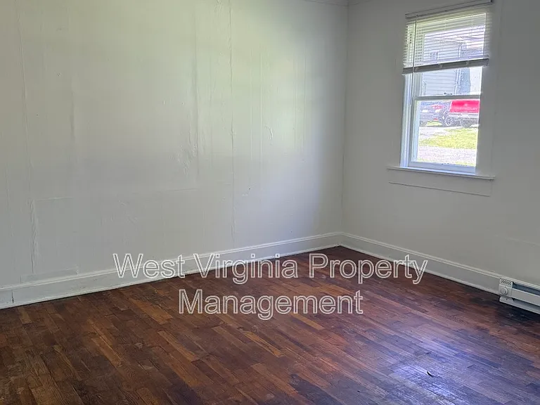 110 Peck Ct — Photo 6