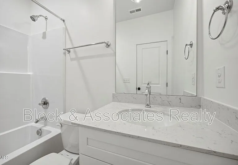 2815-101 Wilcox Pl — Photo 10