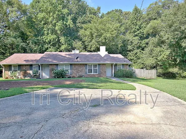 150 Chase Ct, Fayetteville, GA 30214