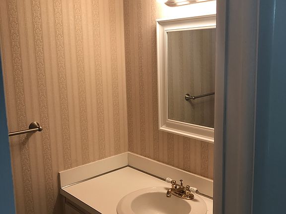 1/2 Bath