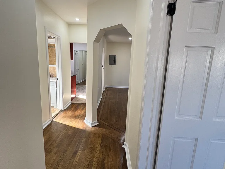 1054 Lydig Ave #2 — Photo 9